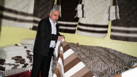 Siirt'in Bacasız Fabrikası Battaniye Yapımı  Devletten Destek Bekliyor