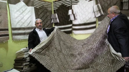 Siirt'in Bacasız Fabrikası Battaniye Yapımı  Devletten Destek Bekliyor