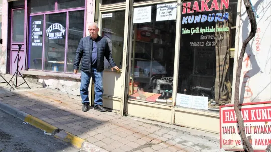 Elli Yıldır Ağaç Çivi ile Ayakkabı Yapıyor