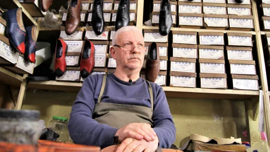 Elli Yıldır Ağaç Çivi ile Ayakkabı Yapıyor