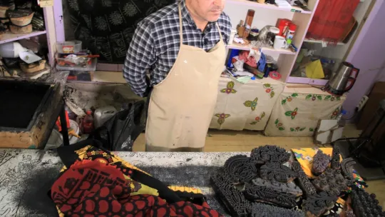 Her Yazma Bir Yöreyi Temsil Eder. Bir Dili Vardır