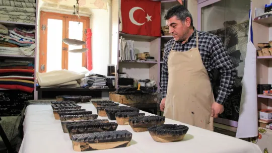 Her Yazma Bir Yöreyi Temsil Eder. Bir Dili Vardır