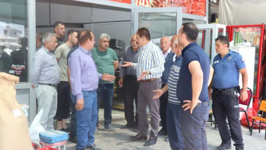 Felaket Yaşayan Esnafın Tesellisi Şevket Başkan