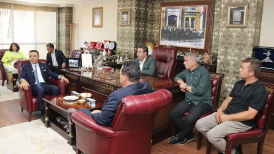 CHP Heyeti Sivas'ta Esnaf ve Sanatkarlarla Buluştu