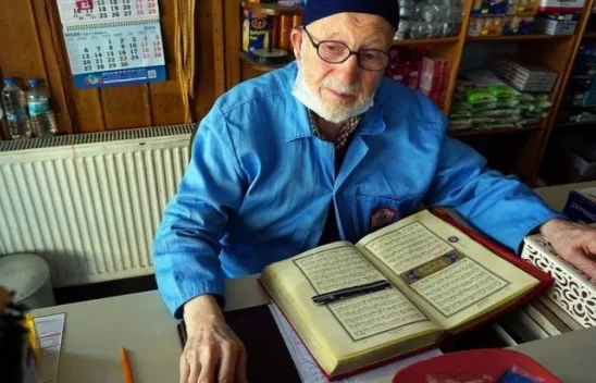 65 Yıllık Bakkal Adil Amca da Pes Etti