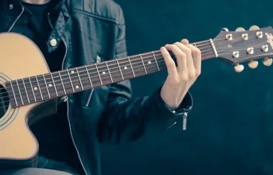 Bakanlık sanat emekçilerini asgari ücretle güvencesiz çalıştıracak