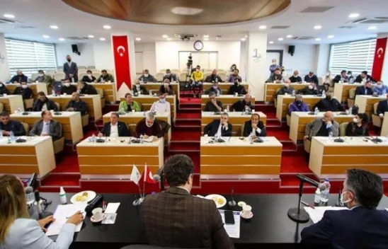 'Belediyelerin durumu da esnaftan farklı değil'