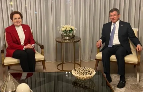 Davutoğlu Kızılay'da esnaf ziyareti yaptı