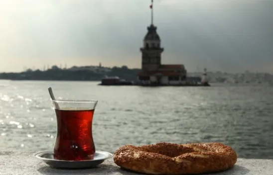 Garibin İstanbul'da bir Simiti Vardı