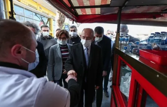 Kılıçdaroğlu'ndan Kadıköy'de esnaf ziyareti