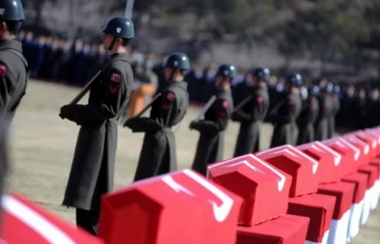 Türkiye Şehitlerine Ağlıyor