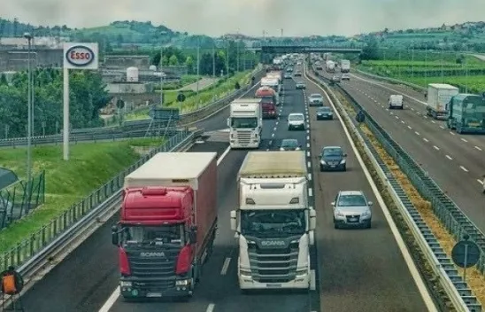 Yük boşaltma mevzuatının olmaması o esnafı mağdur ediyor