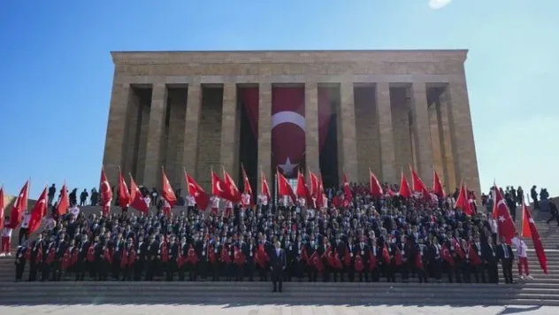 106'ncı yıl: 81 ilden gelen gençler Anıtkabir'de