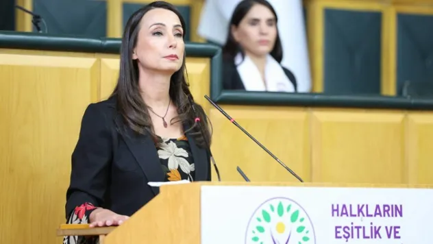 DEM: Süreç belirsizliklerle yönetiliyor