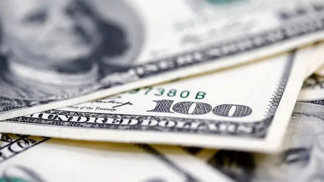 Dolar ve euro güne rekorla başladı