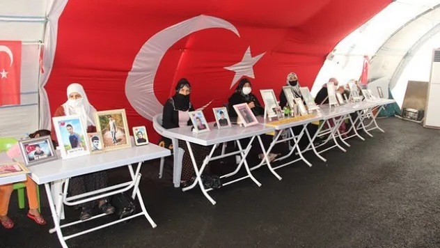 HDP önündeki eylemde 340'ıncı gün, aile sayısı 142 oldu