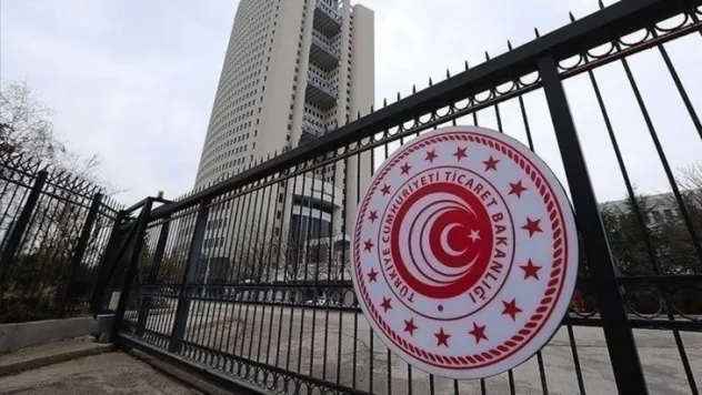 Kasalarca domatesi çöpe atan firmaya 77 bin lira ceza