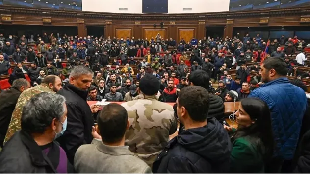 Paşinyan'a Ültimatom Veren Muhalefet Meclisi Toplayamadı