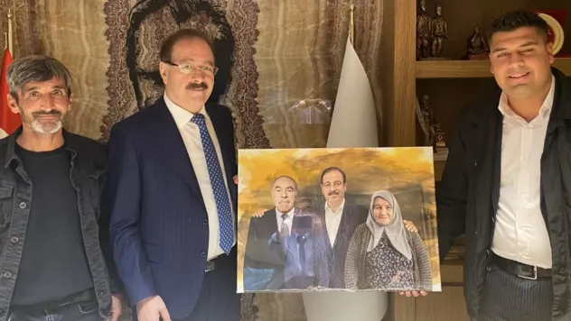 TESKOMB Başkanı Akgül'e Anlamlı Hediye