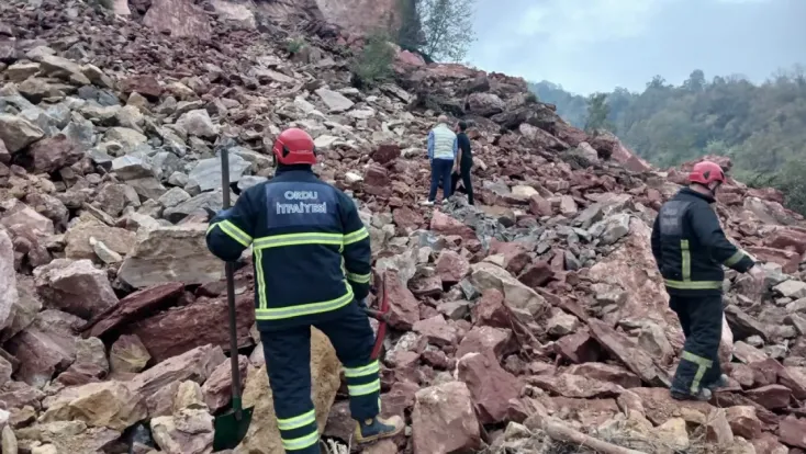 Ordu’da taş ocağında göçük: 2 kişi enkaz altında kaldı