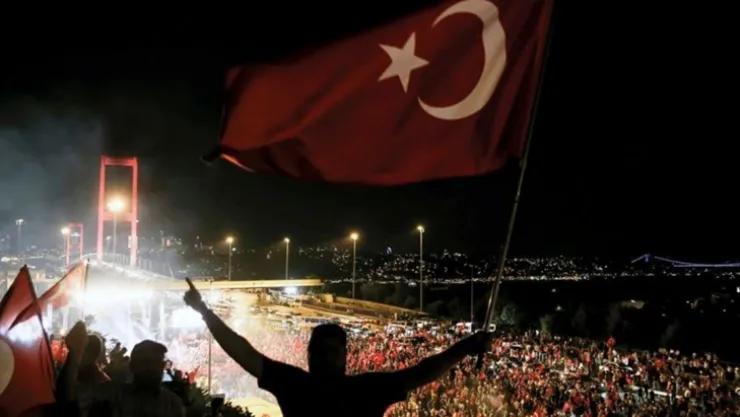 15 Temmuz direnişinin üzerinden 7 yıl geçti... 15 Temmuz şehitleri anılıyor