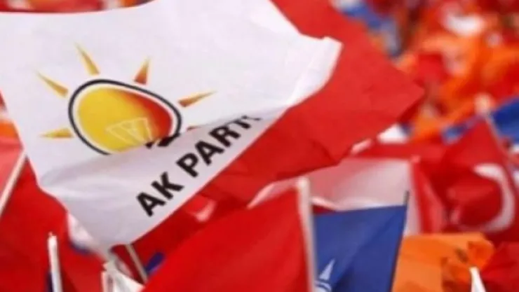 AK Parti'ye Başkan Akını