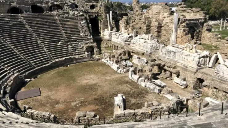 Antik Kent Ayaklar Altında