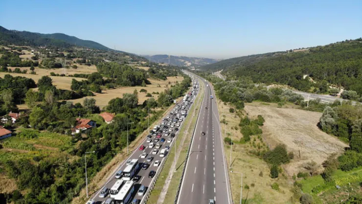 Araç Konvoyları Oluşmaya Başladı