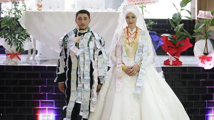 Aşiret düğününde takı yarışı