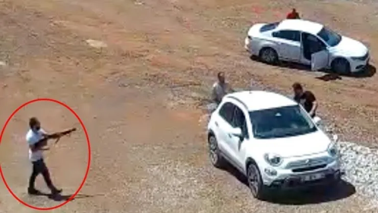 Avukatlara pompalı tüfekle saldırı