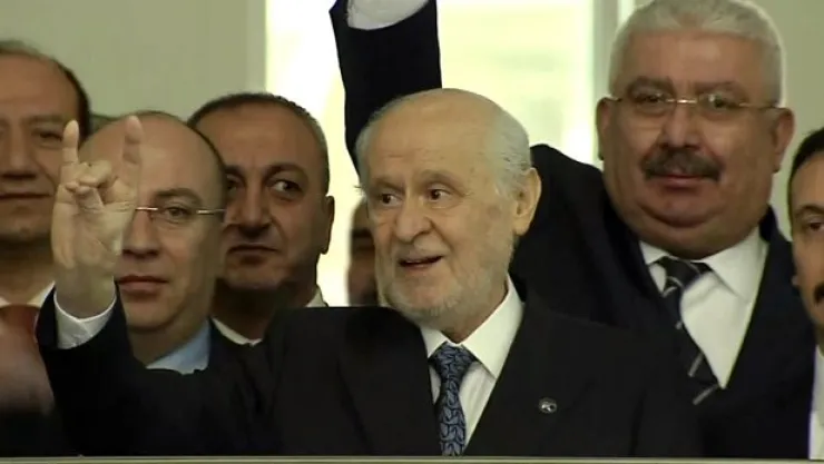 Bahçeli Sakallı Döndü