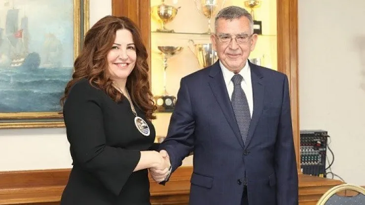 Denizcilik Konseyi'nin Kadın Kaptanı, Kaptanoğlu