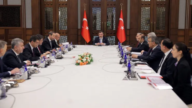 Ekonomi yönetimi haksız fiyatı görüşecek