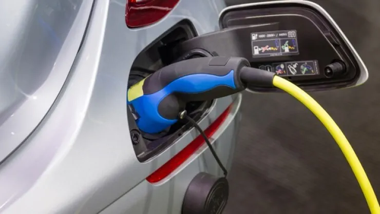 Elektrikli ve hibrit otomobil sayısı bir yılda üçe katlandı