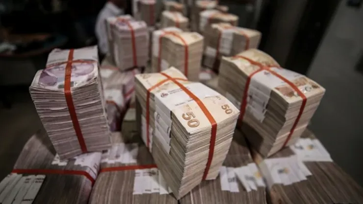 Hazine 24,3 milyar lira borçlandı
