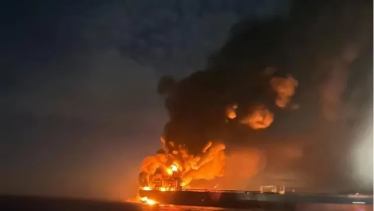 Karadeniz'de 2 tanker gemisinde patlama