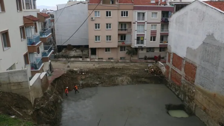 Kazı sırasında 2 binanın temeli kaydı