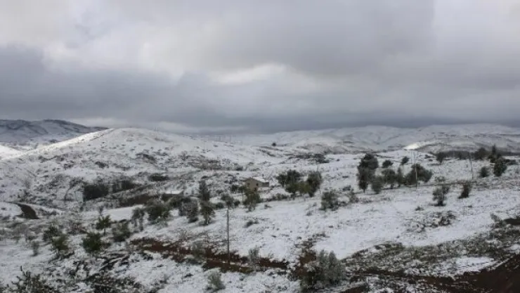 Konya'ya kar yağdı