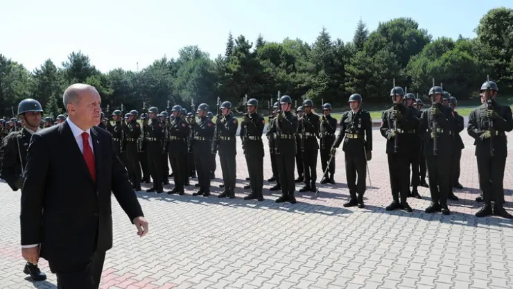 'Milletle Ordu Arasına Kimse Giremez'