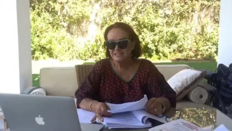 Müjde Ar 5 yıldızlı otele isyan etti!