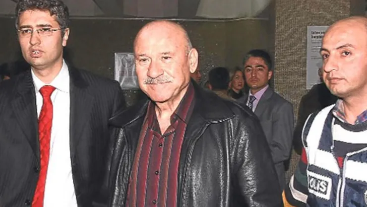 Mustafa Özbek Hayatını Kaybetti