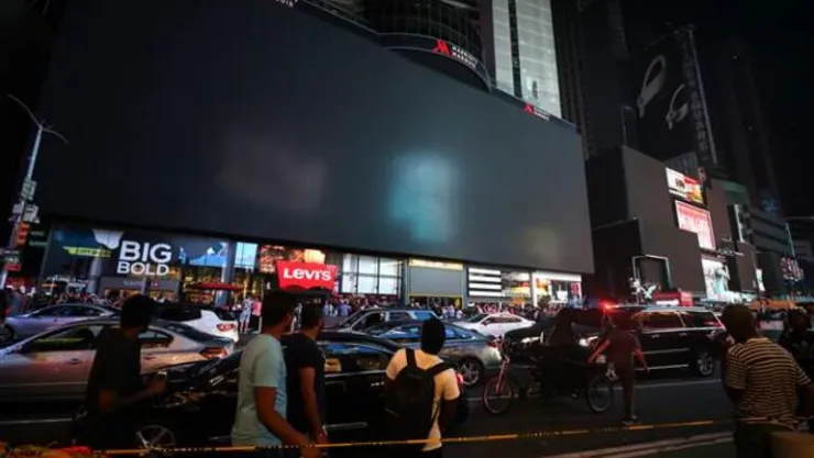 New York Karanlığa Gömüldü
