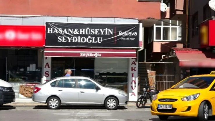 O Baklavacılar Tabela Değiştirdi