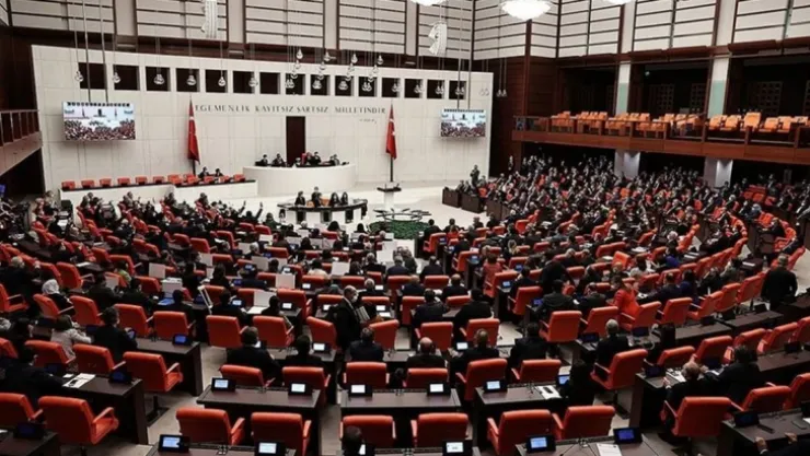 Olağanüstü toplanan Meclis yeniden tatile girdi