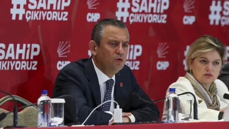 Özgür Özel'den asgari ücret için mücadele sözü: En az 30 bin TL olmalı