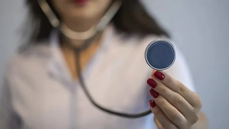 'Sosyal medya doktorlarına' bakanlık ayarı!