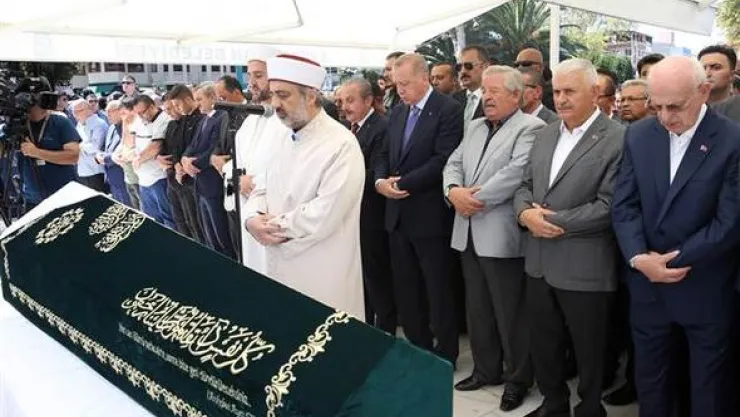 Şule Yüksel Şenler Son Yolculuğuna Uğurlandı