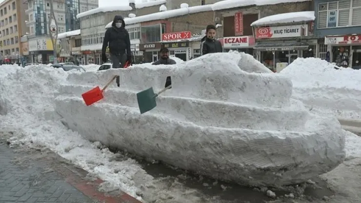 Esnaf Titanik ile Mesaj Verdi