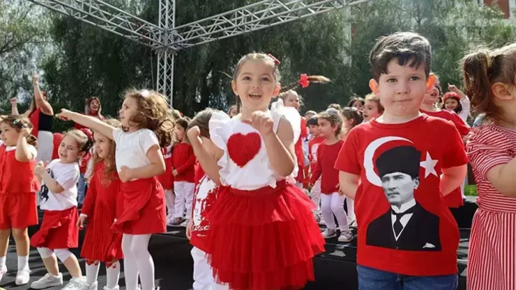 Tüm yurtta 104. yıl coşkusu