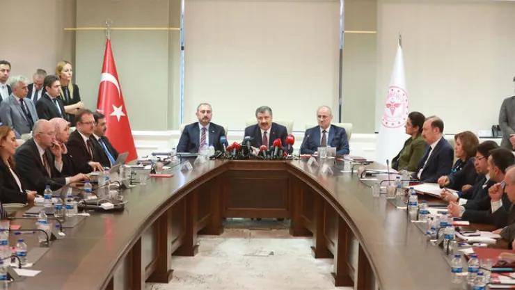 Üç Bakandan Coronavirüs Açıklaması